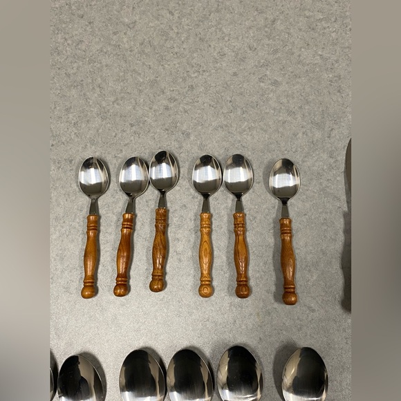 Old Colony Stainless Steel Natural Wood Handle Vintage Tableware (24 Piece Set) - Picture 3 of 7